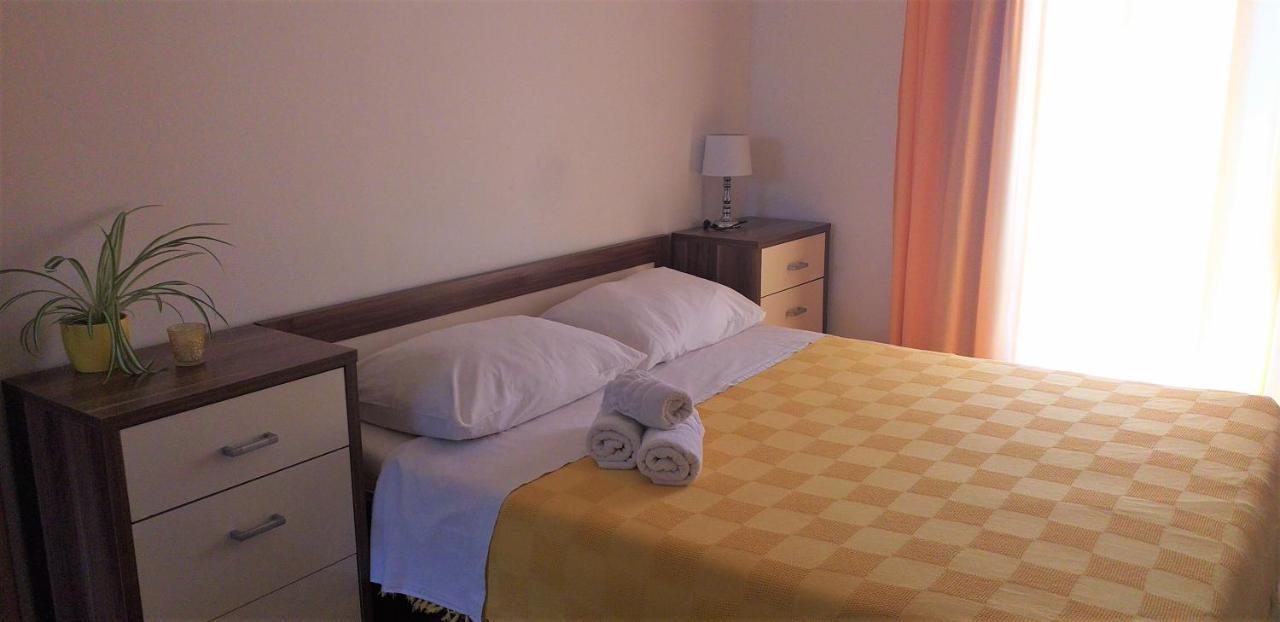 Relax In Crni Kal Apartman Kültér fotó