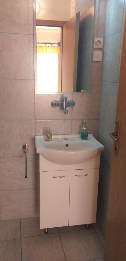 Relax In Crni Kal Apartman Kültér fotó