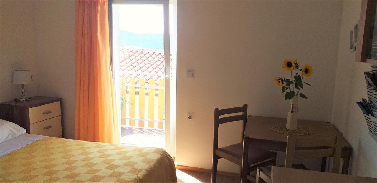 Relax In Crni Kal Apartman Kültér fotó