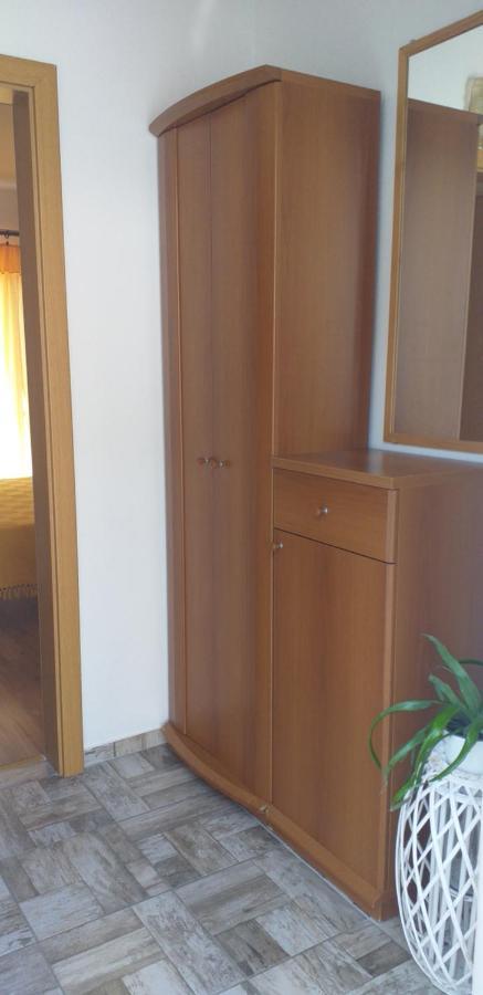 Relax In Crni Kal Apartman Kültér fotó